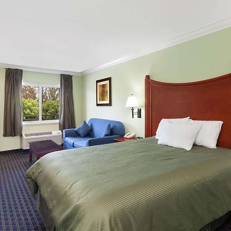 Travelodge By Wyndham Orange County Airport/ Costa Mesa Luaran gambar