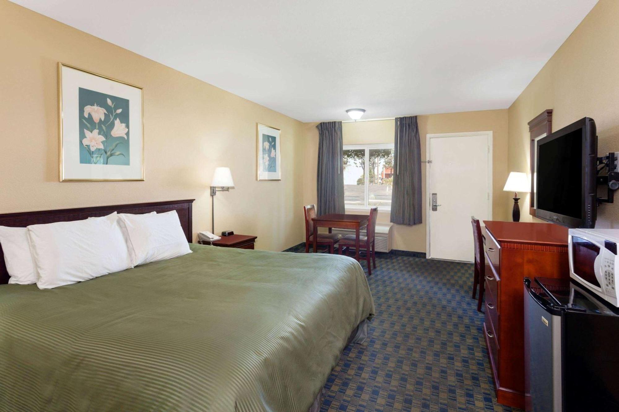 Travelodge By Wyndham Orange County Airport/ Costa Mesa Luaran gambar