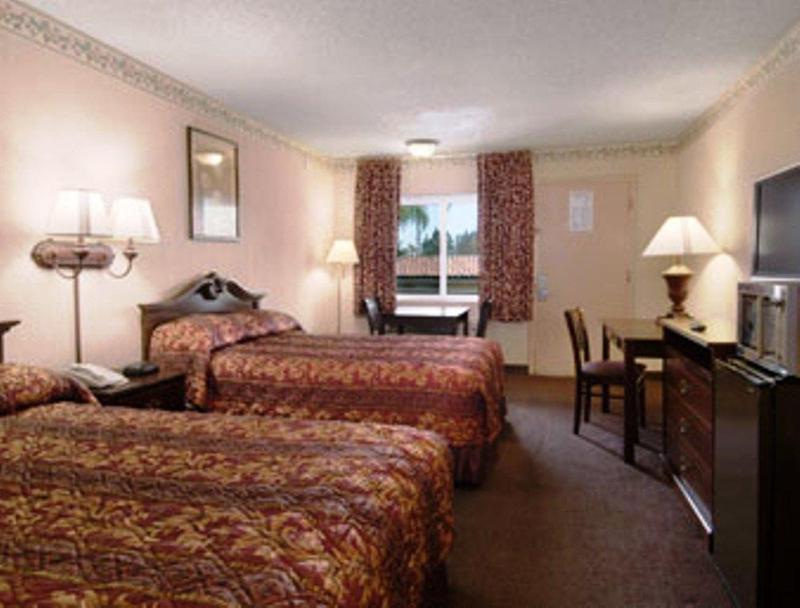 Travelodge By Wyndham Orange County Airport/ Costa Mesa Luaran gambar